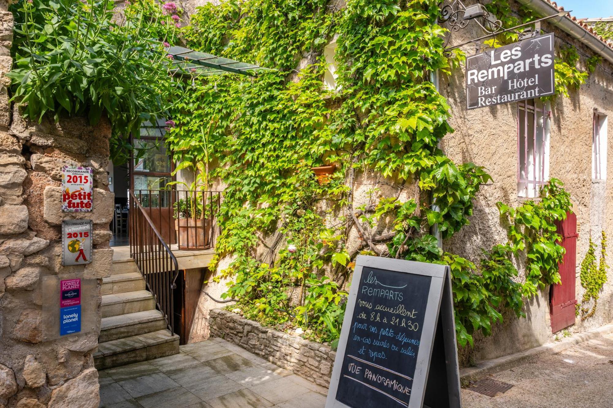 Hotel Restaurant Les Remparts Venasque Zewnętrze zdjęcie