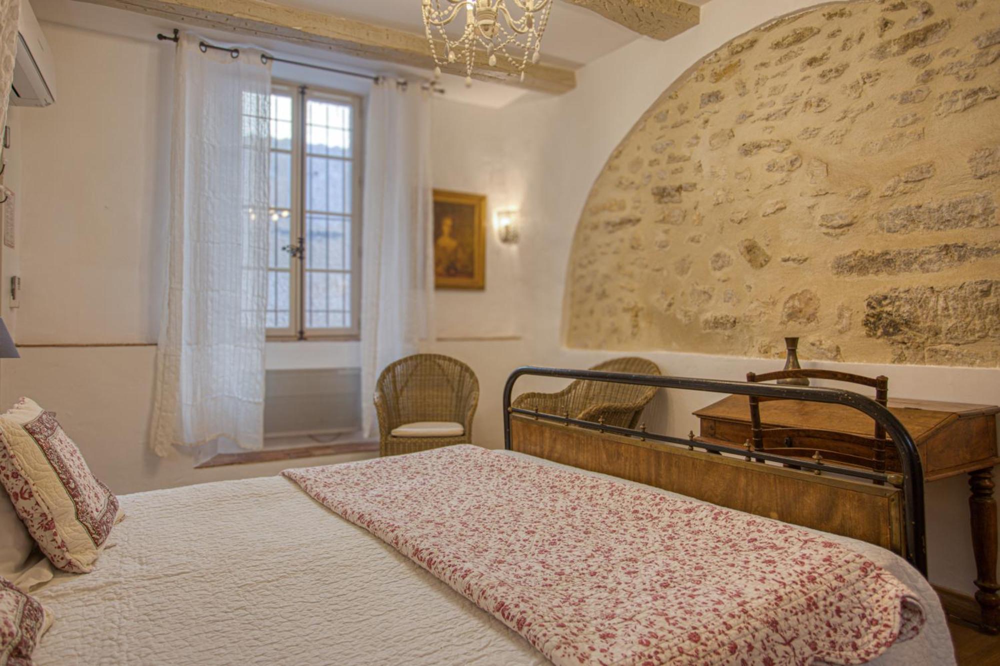 Hotel Restaurant Les Remparts Venasque Zewnętrze zdjęcie